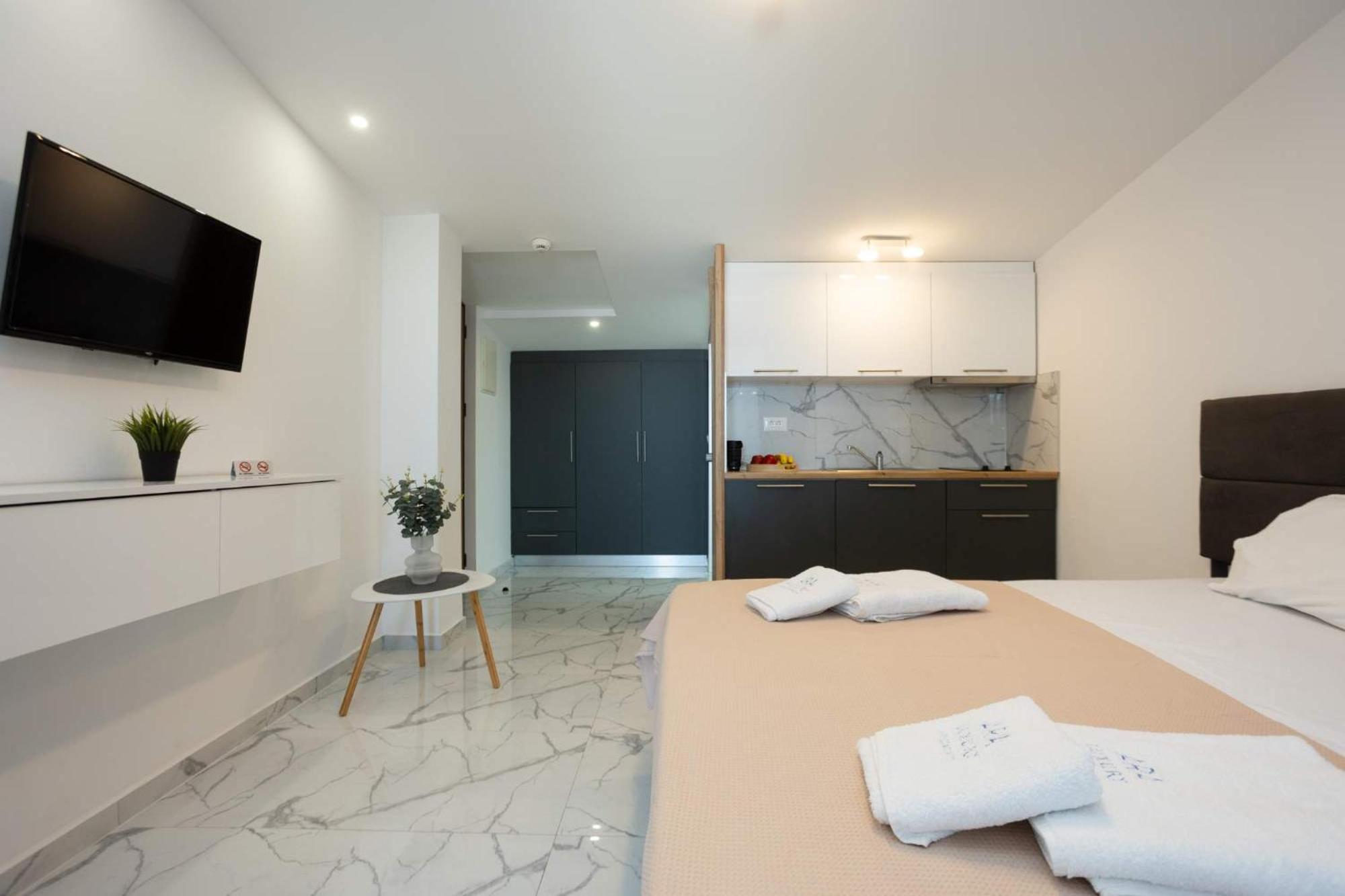 Avgerinos Apartments Полихроно Экстерьер фото